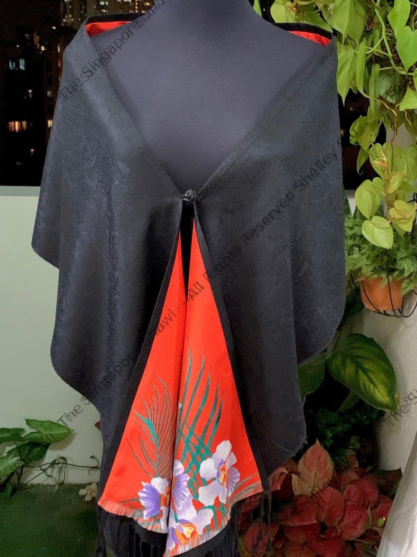 Red Duette on Black Joaquims in Palm Valley (JPV) - The Singapore Shawl